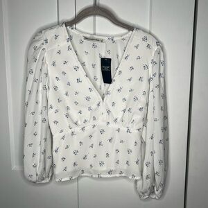 Abercrombie & Fitch White Floral Blouse NWT Women's Size Small